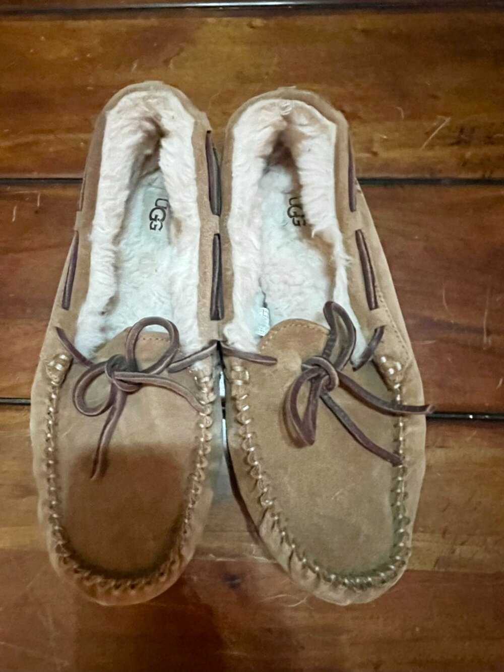 Barely Worn! UGG Dakota Suede Moccasin Slippers - Chestnut - Women's Size 8